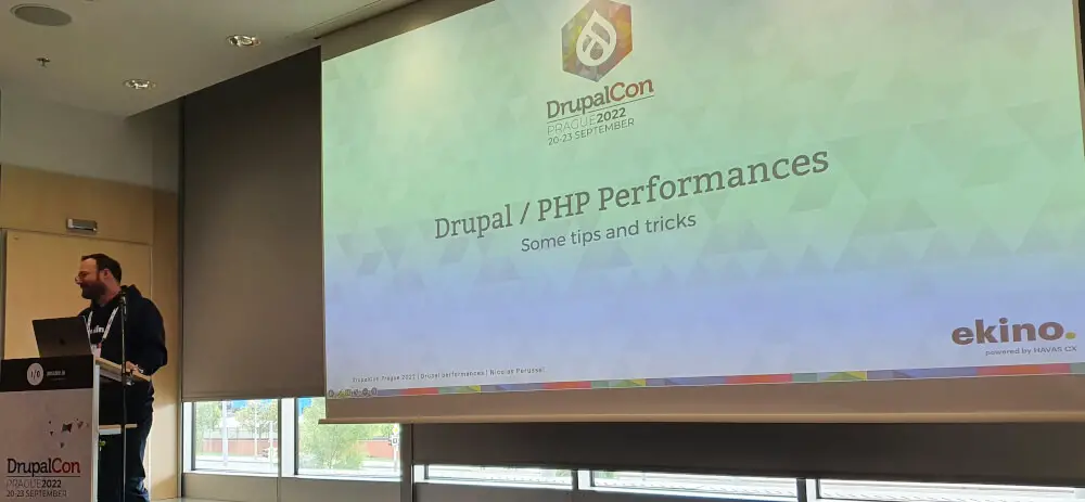 DrupalCon Prague 2022, showing the Drupal performances talk about to begin.